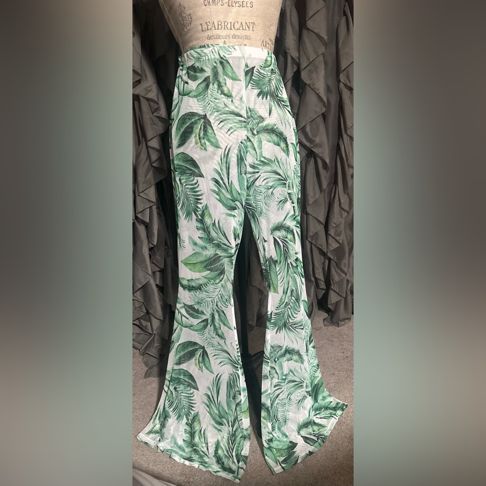 Fashion Nova, size XL, tropical